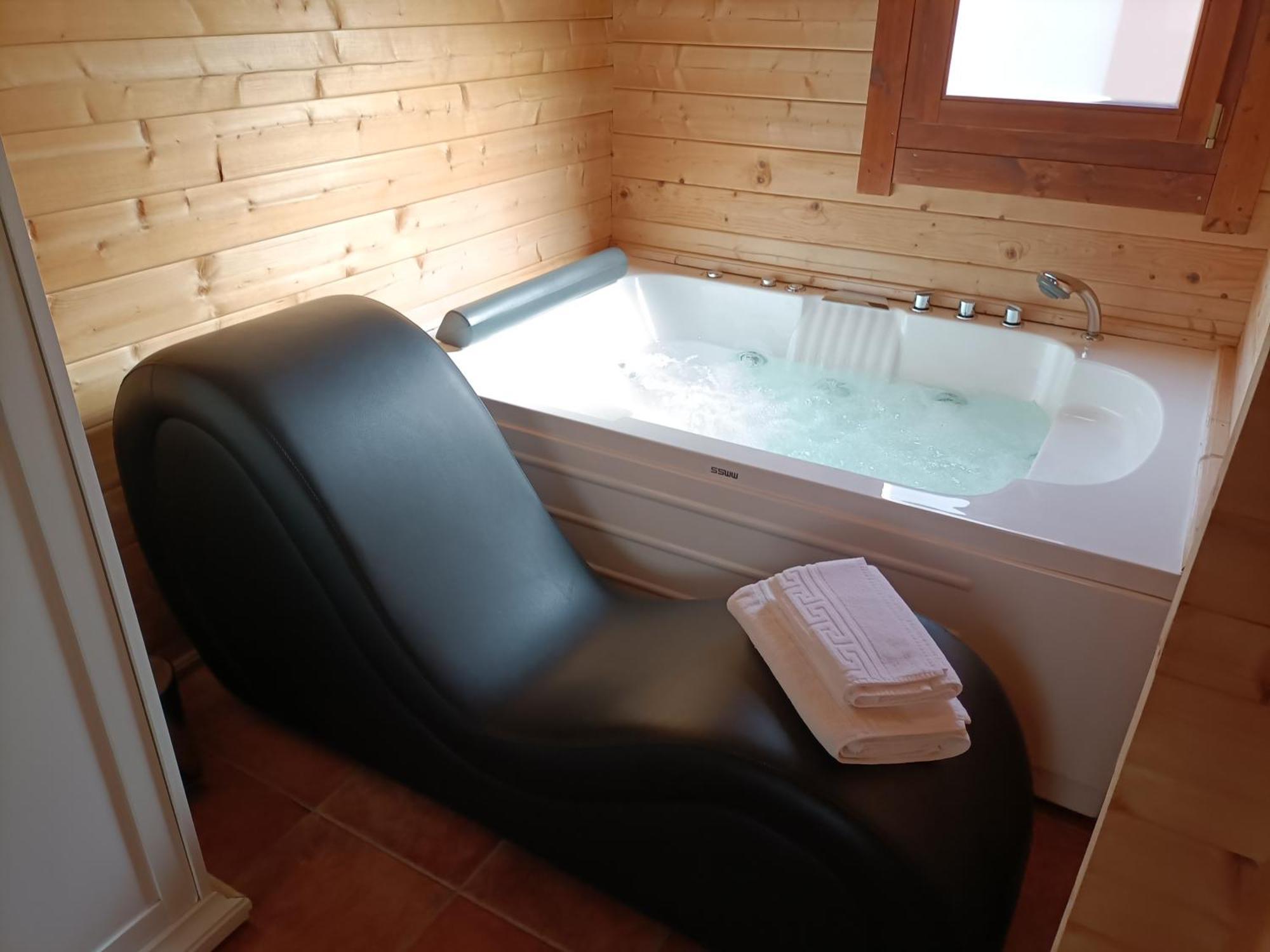 Cobisa La Dehesilla De Toledo Escapada Romantica Jacuzzi Sillon Tantrico المظهر الخارجي الصورة