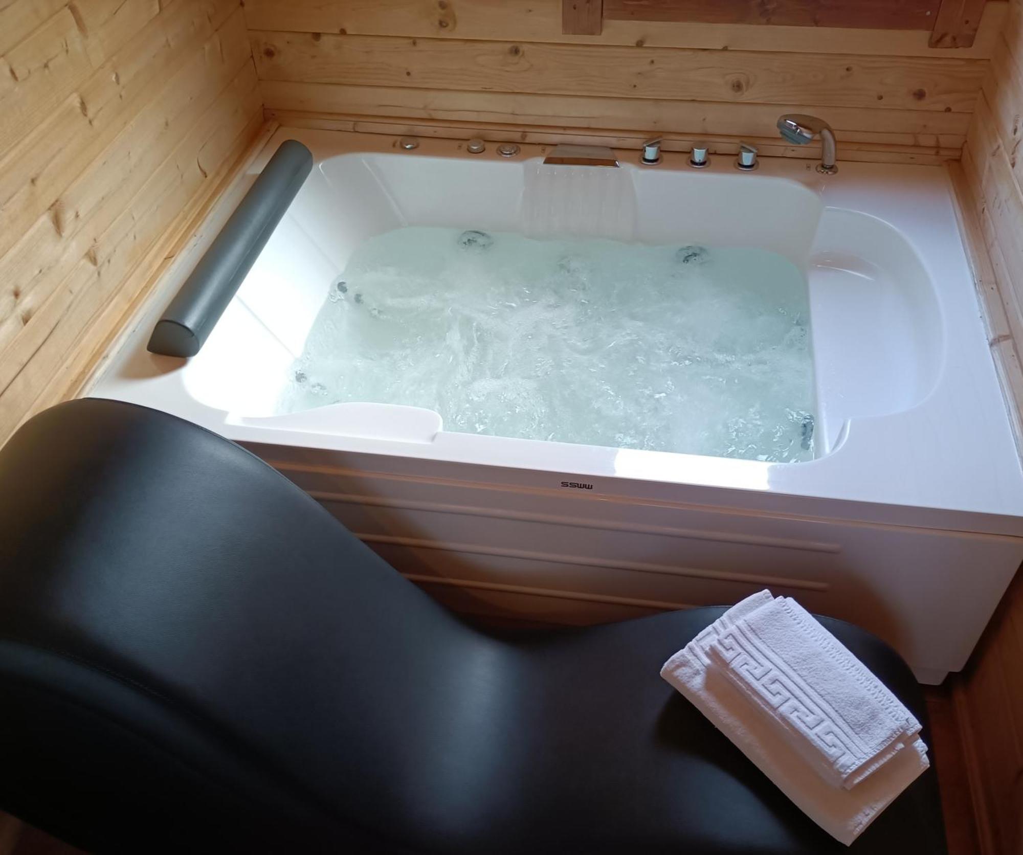 Cobisa La Dehesilla De Toledo Escapada Romantica Jacuzzi Sillon Tantrico المظهر الخارجي الصورة