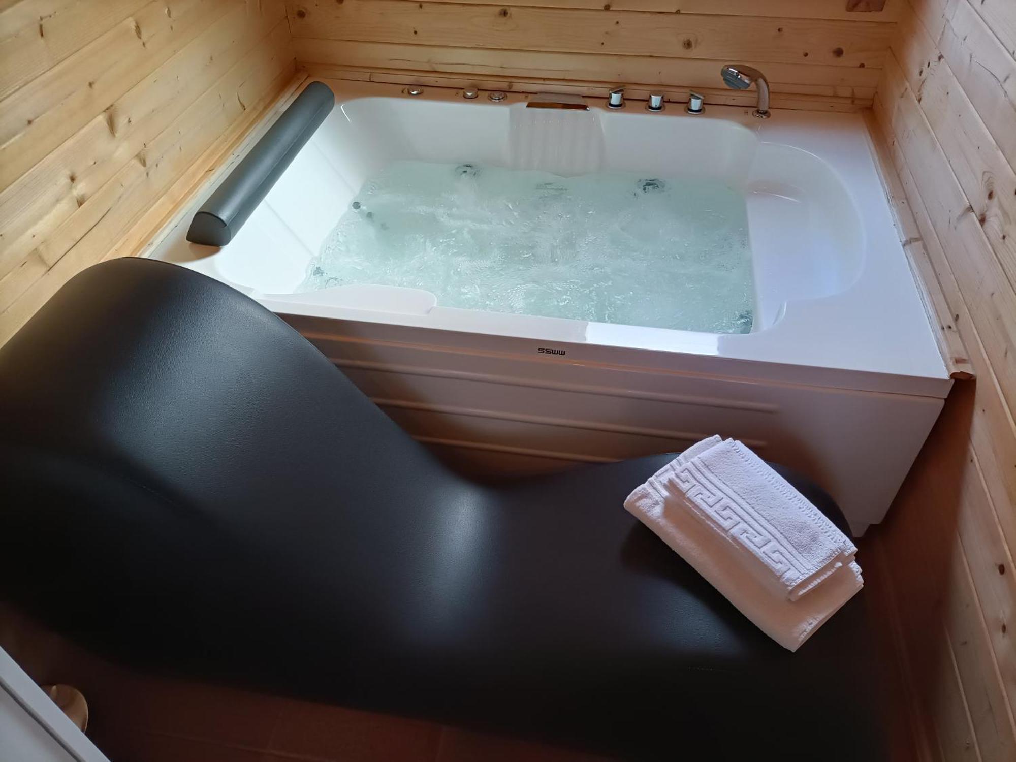 Cobisa La Dehesilla De Toledo Escapada Romantica Jacuzzi Sillon Tantrico المظهر الخارجي الصورة